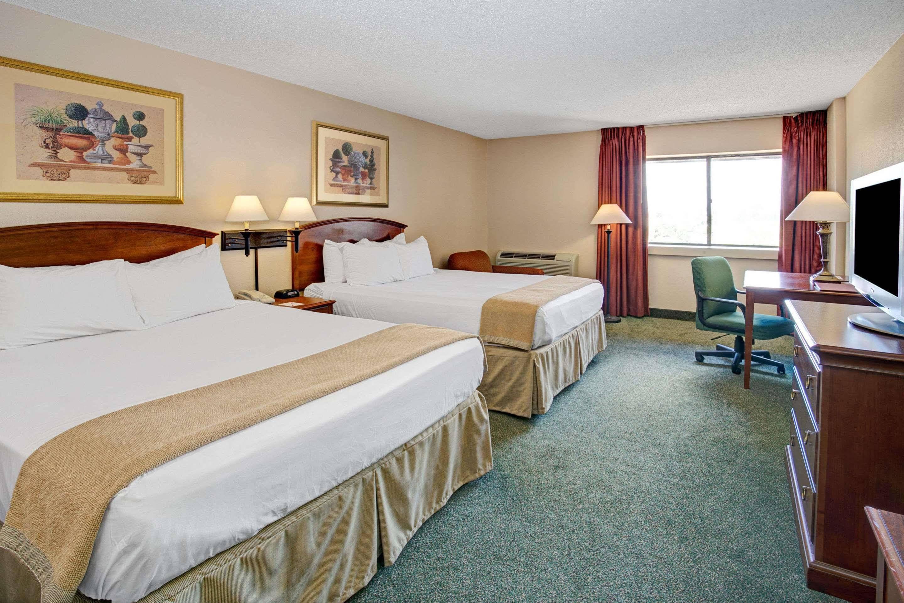 Holiday Inn Indianapolis - Airport Area N By Ihg Exteriör bild