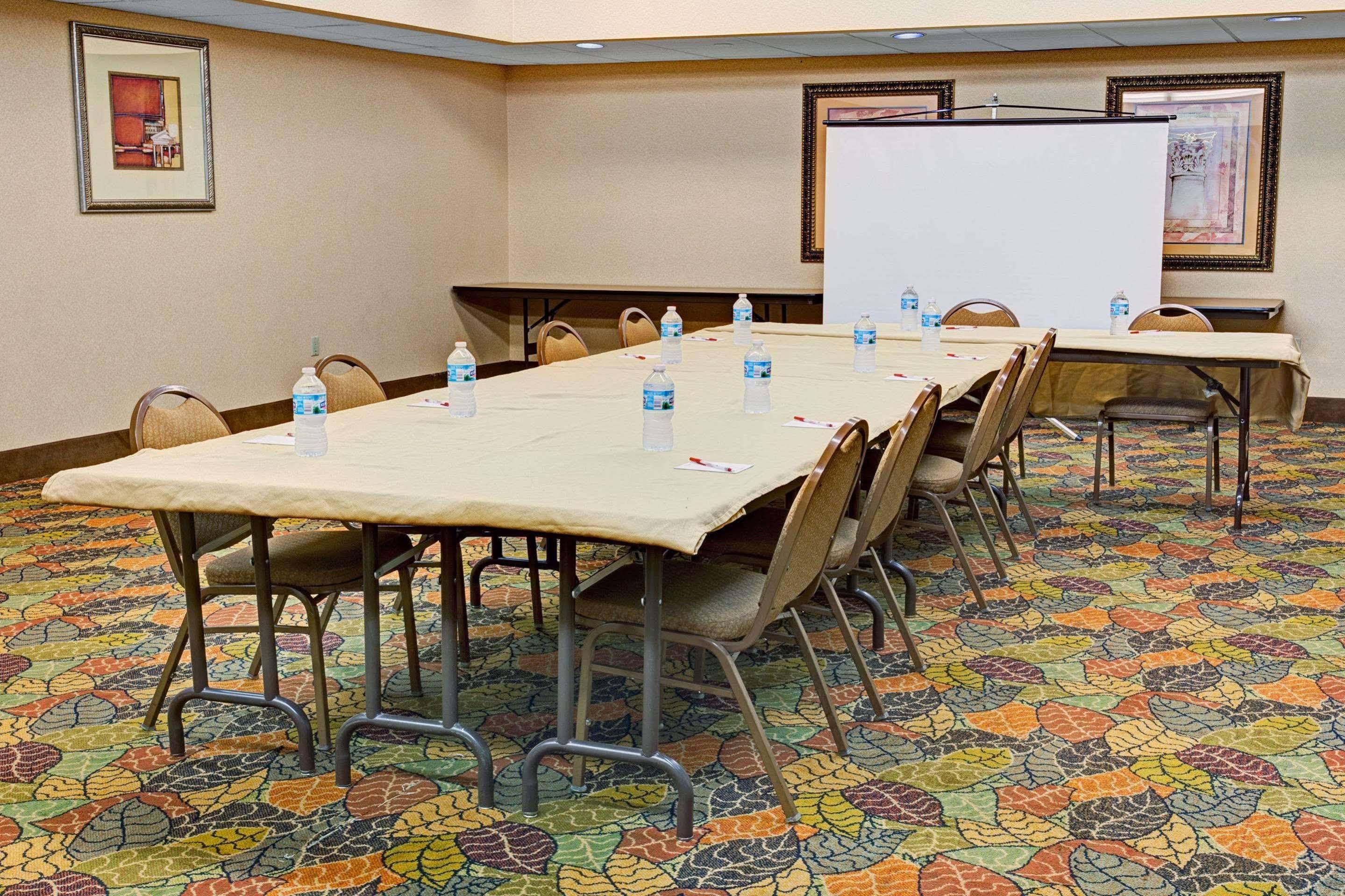 Holiday Inn Indianapolis - Airport Area N By Ihg Exteriör bild