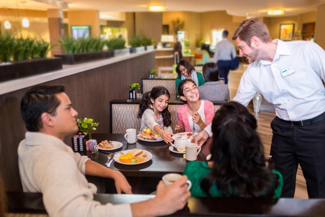 Holiday Inn Indianapolis - Airport Area N By Ihg Exteriör bild