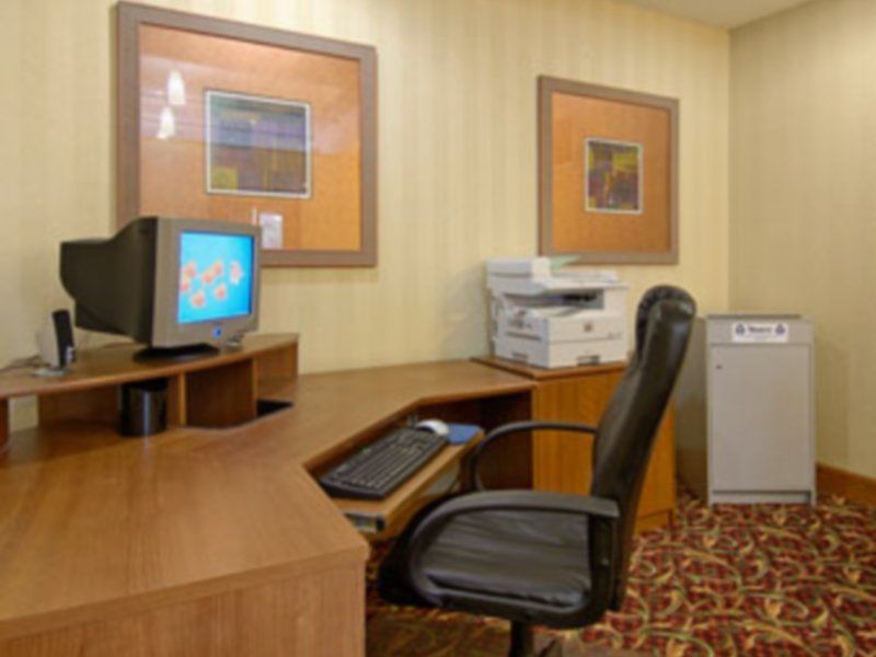 Holiday Inn Indianapolis - Airport Area N By Ihg Exteriör bild