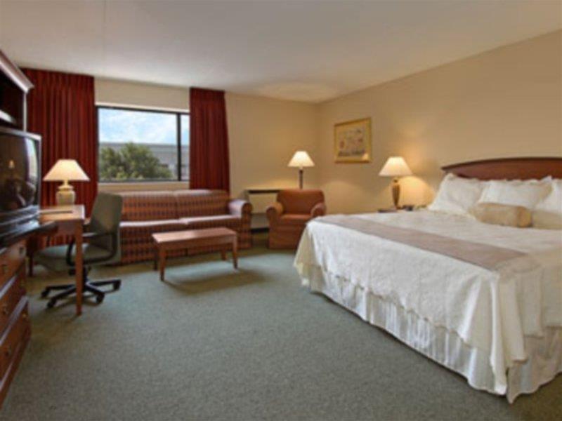 Holiday Inn Indianapolis - Airport Area N By Ihg Exteriör bild